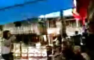 XXX یک خانم با لباس قرون وسطایی با دو فیلم سکسی کارتونی خشن مرد ناز می کند