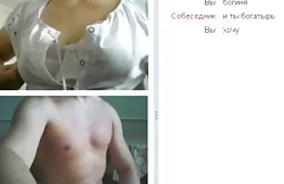 XXX کودک جوراب سیاه را روی پاهای نازک فیلم سکسی خشن الکسیس قرار داده است