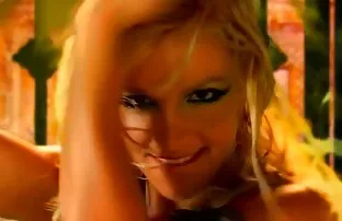 XXX جوجه های بخش پول در مقابل شخص فیلم سکس الکسیس خشن