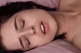 XXX یک خلسه زیبا سکس خشن کم حجم که به زیبایی با یک پسر فرار می کند