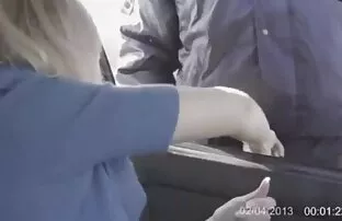 XXX عوضی مردی را با نوارها گره فیلم سکسی فوق خشن زد و به او ماساژ داد