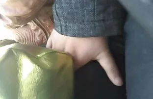 XXX یک زن سیاه و سفید شلوغ توسط یک مرد سفید پوست و دوست دخترش لعنتی می شود سکس خشنایرانی