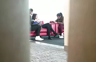 XXX خاله فت روی تربچه شوهرش در پخش فیلم سکسی خشن ساحل نشسته بود