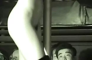 XXX این پسر یک دوربین مخفی را در اتاق خواب خواهرش قرار داده و به همراه دوستش لباس هایش را سکس خشن فیلم تماشا می کند