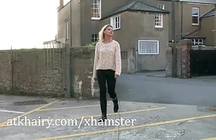 XXX انتخاب کنندگان یک زن سیاه و سفید ضخیم را با انگشتر بینی در خیابان انتخاب کردند و در کلیپ سکسی خارجی خشن یک ماشین لعنتی شدند