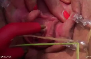 XXX دانش آموزان فیلم سکس های خشن از نظر زیبایی شناسی لعنتی را در یک موقعیت دائمی هیجان زده می کنند